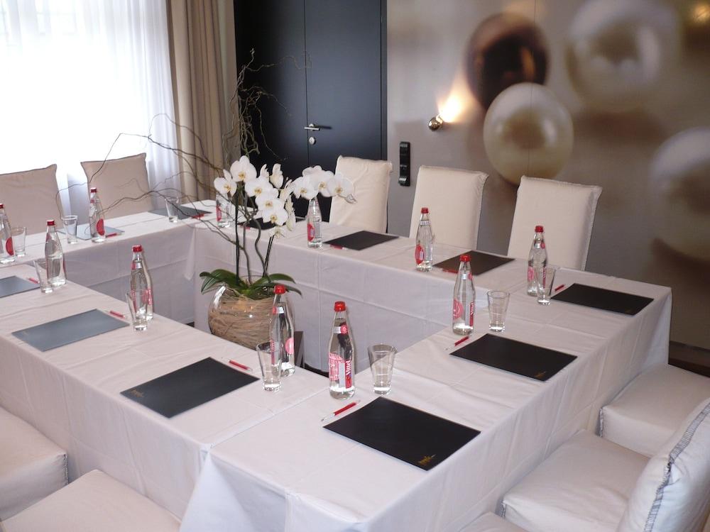 Perla Hotel Прага Екстериор снимка