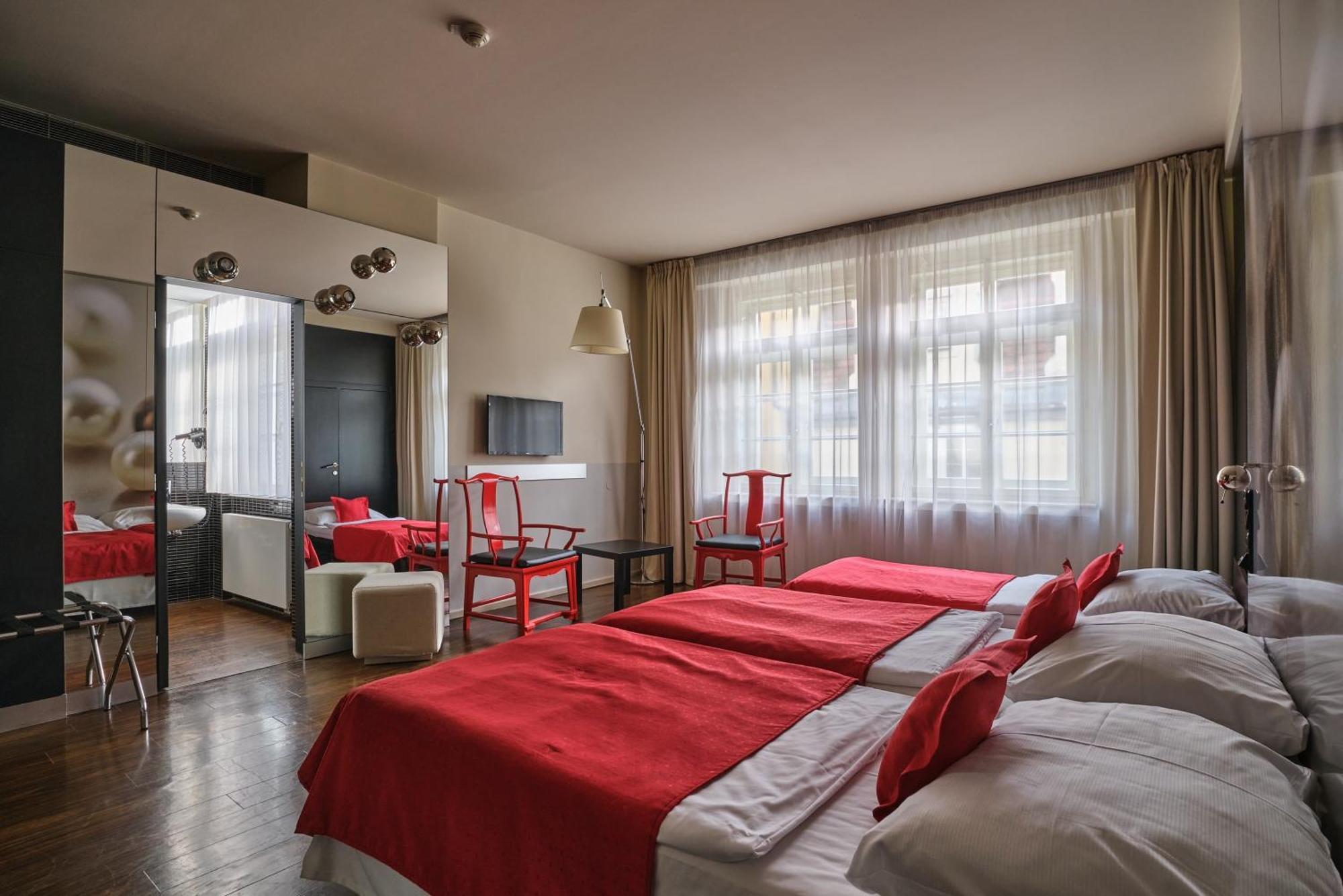 Perla Hotel Прага Екстериор снимка