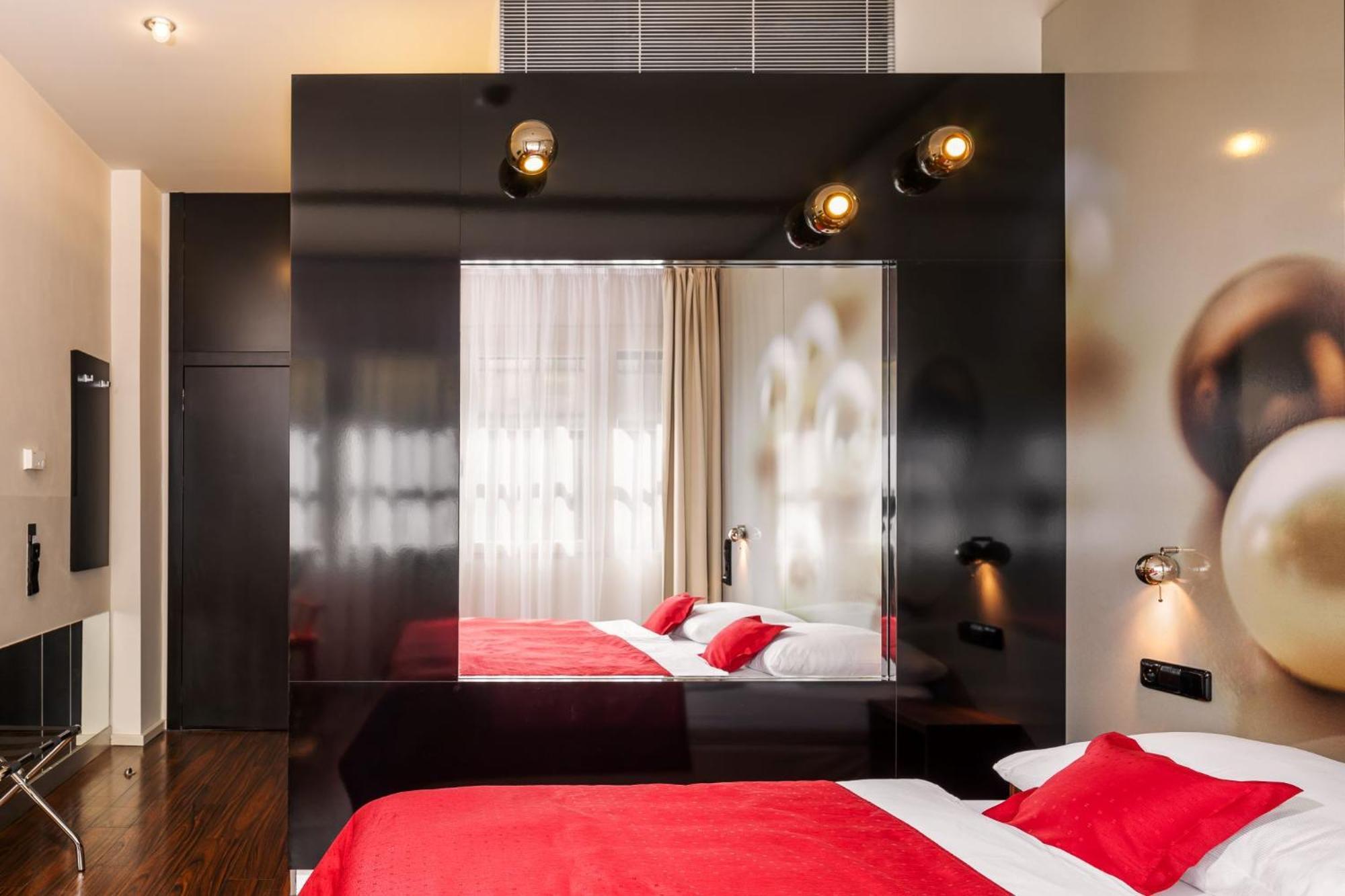 Perla Hotel Прага Екстериор снимка