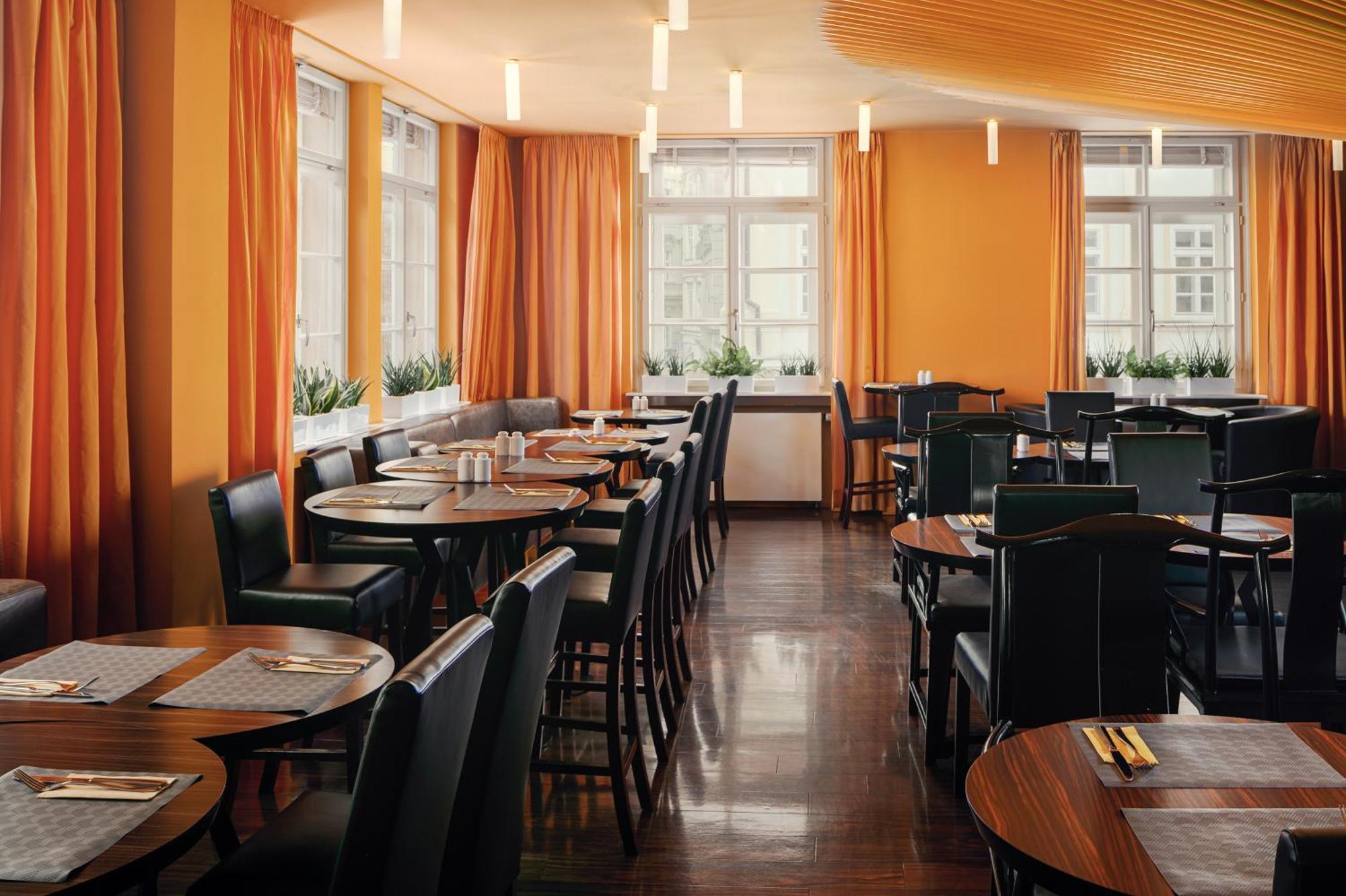 Perla Hotel Прага Екстериор снимка