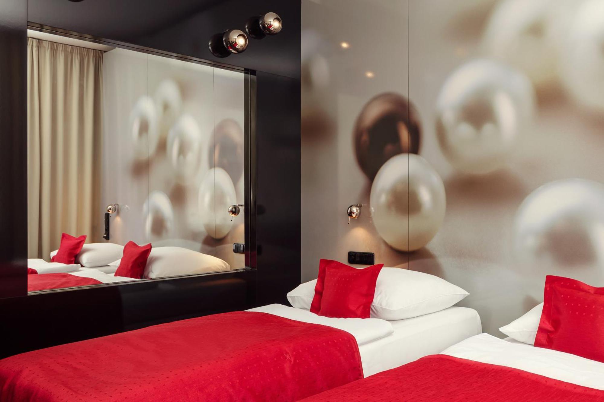 Perla Hotel Прага Екстериор снимка