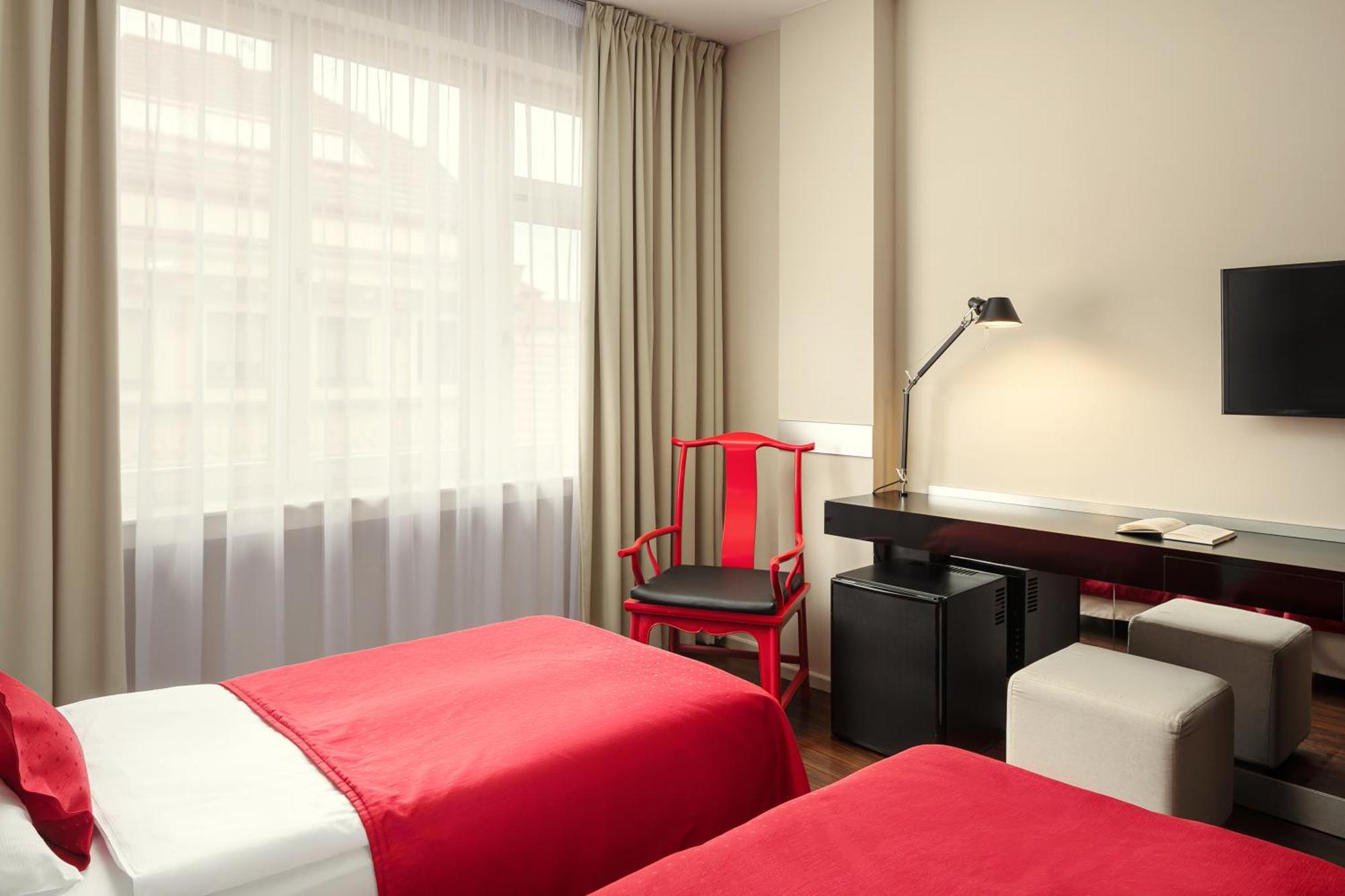 Perla Hotel Прага Екстериор снимка