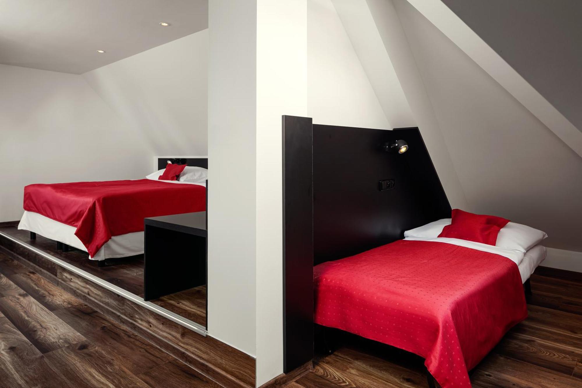 Perla Hotel Прага Екстериор снимка