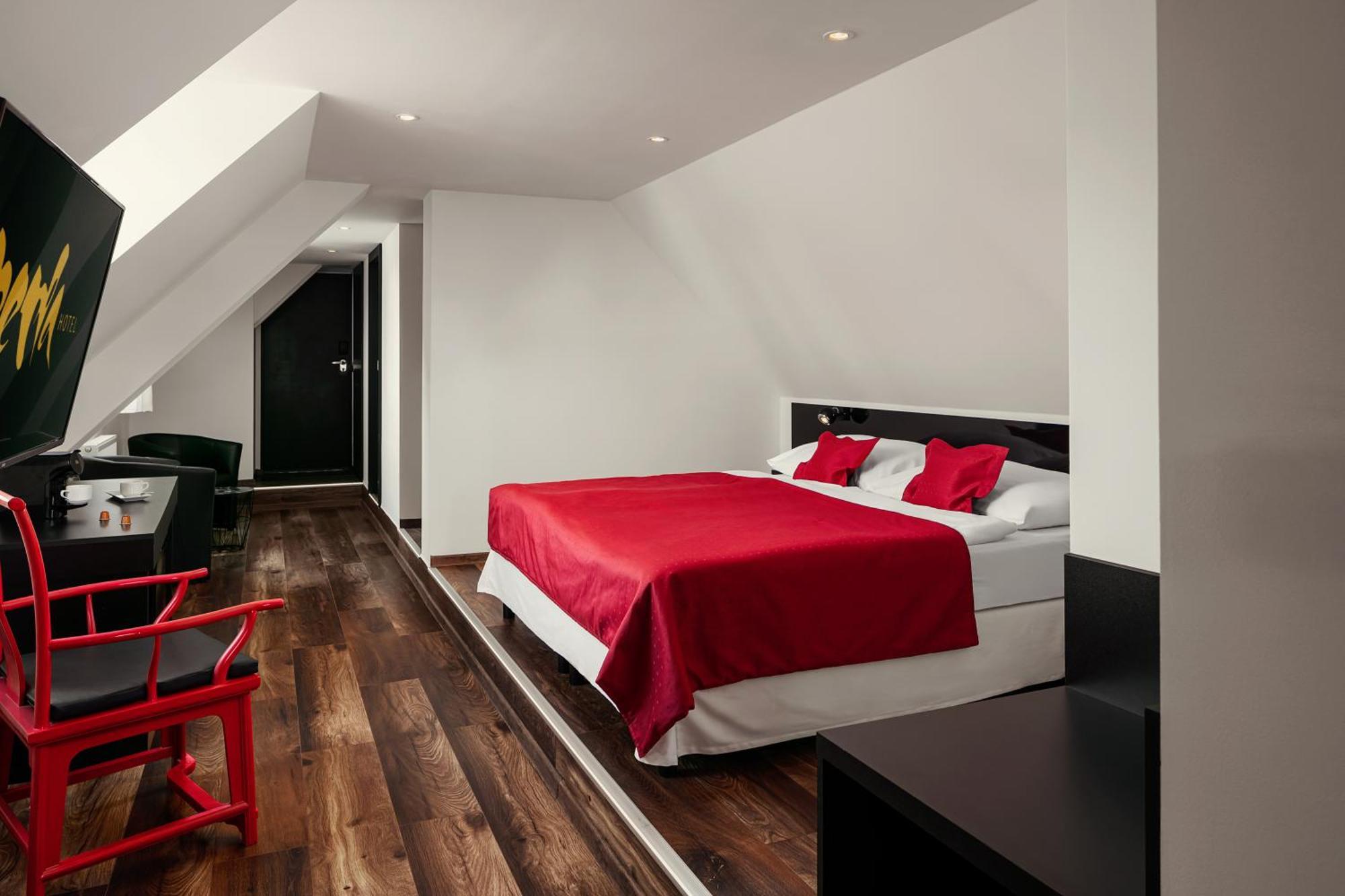 Perla Hotel Прага Екстериор снимка