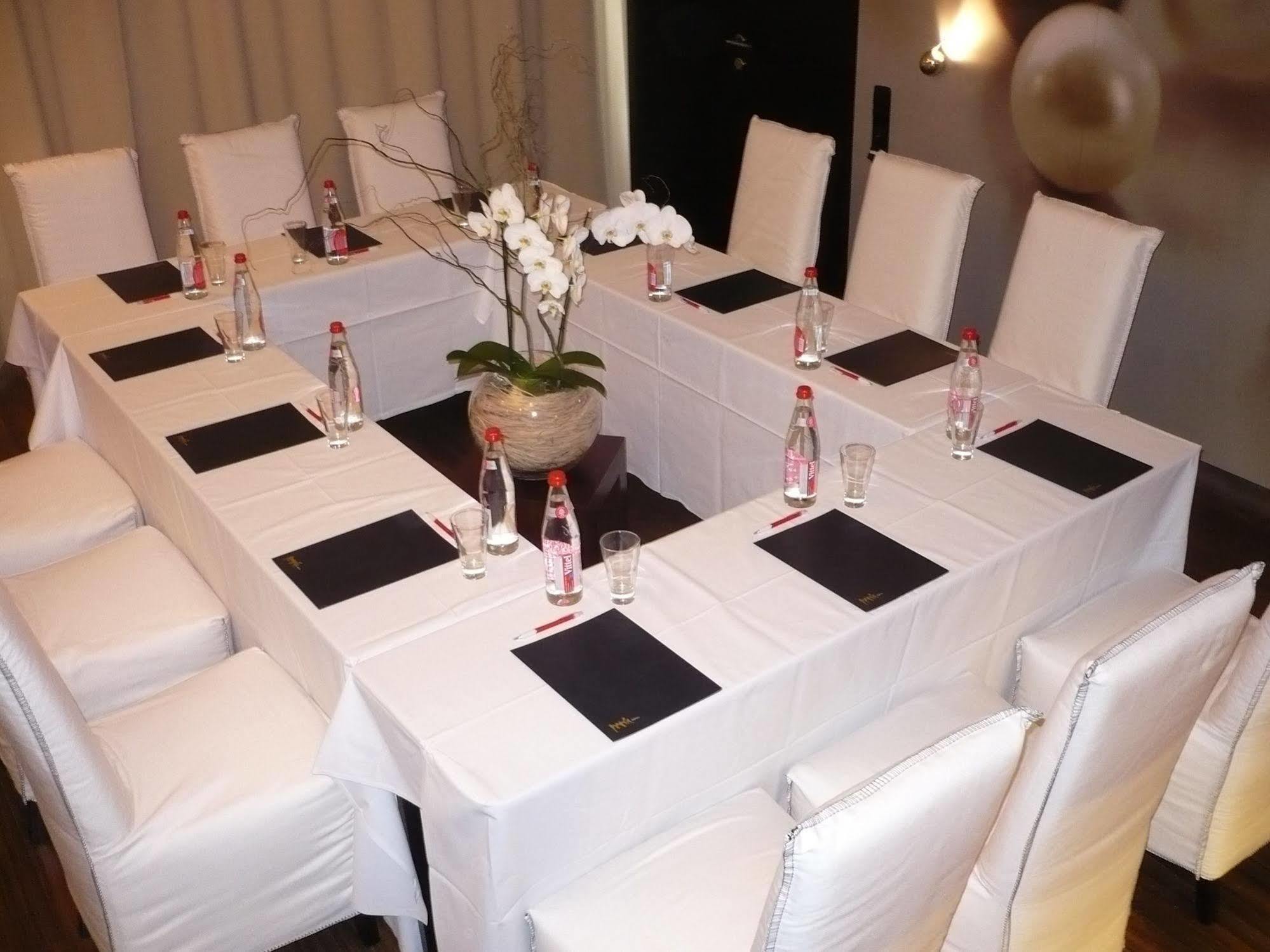 Perla Hotel Прага Екстериор снимка